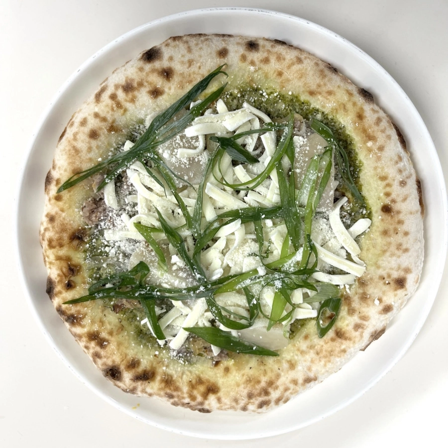 近江鴨ネギ味噌と里芋のピザ